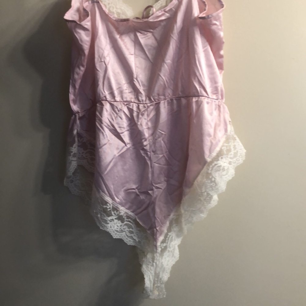 Lingerie body suit snap type with lace never used - Picture 4 of 4